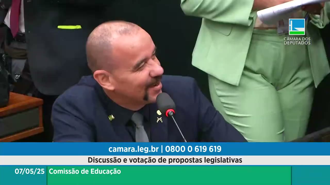 Vídeo do evento em 1:00:40
