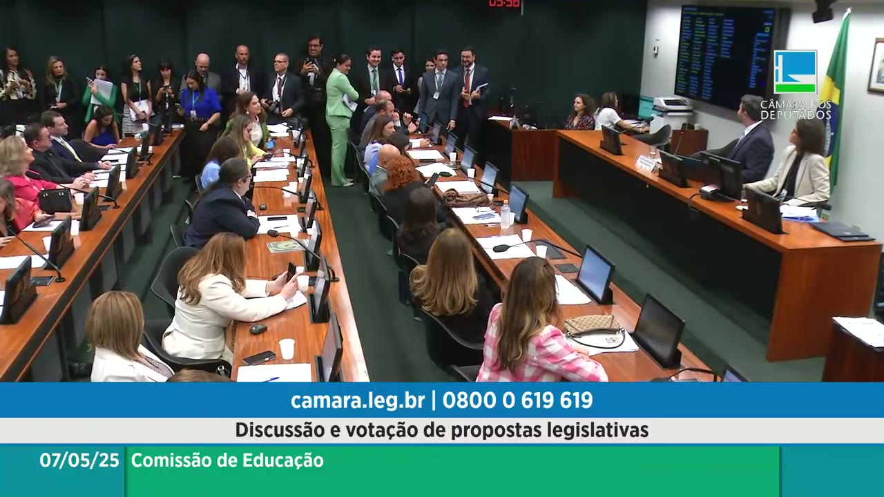 Vídeo do evento em 1:04:11