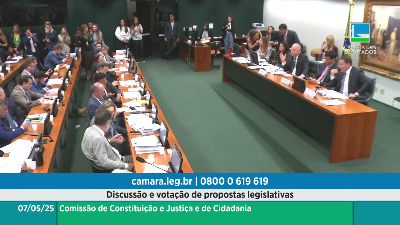 Vídeo do evento em 1:04:22
