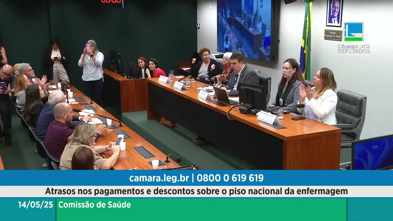Vídeo do evento em 2:04:29