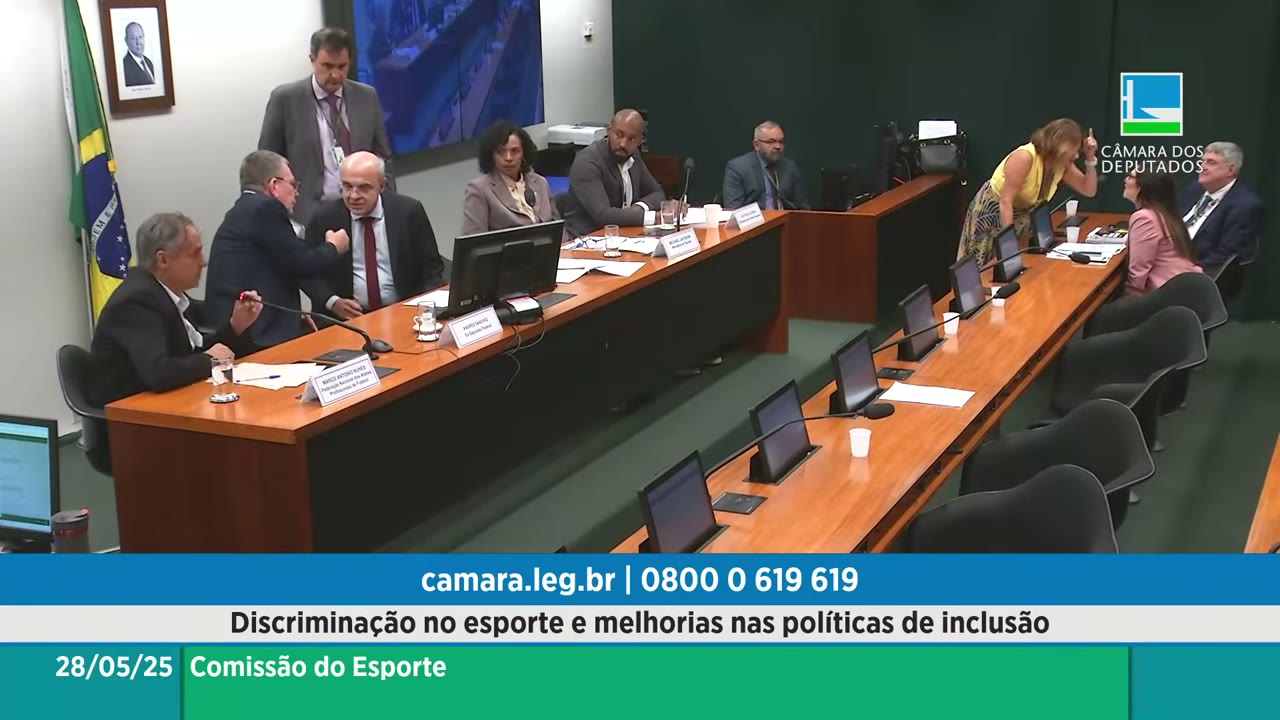Vídeo do evento em 1:03:44