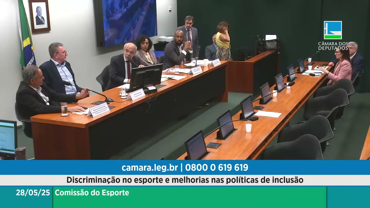 Vídeo do evento em 1:05:03