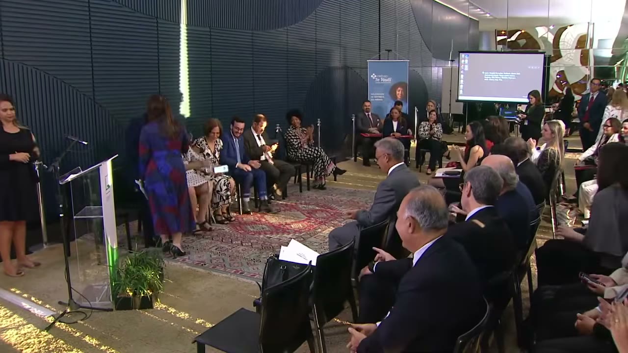 Vídeo do evento em 1:14:09