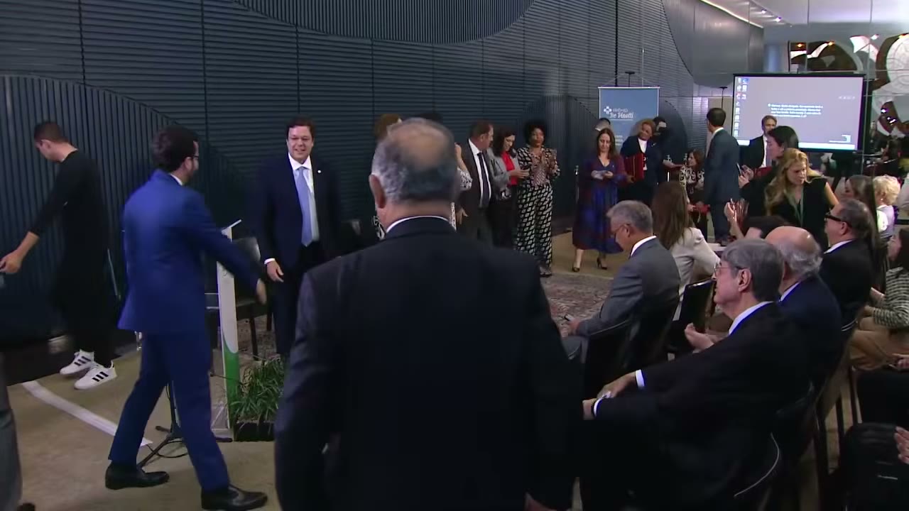 Vídeo do evento em 1:24:36
