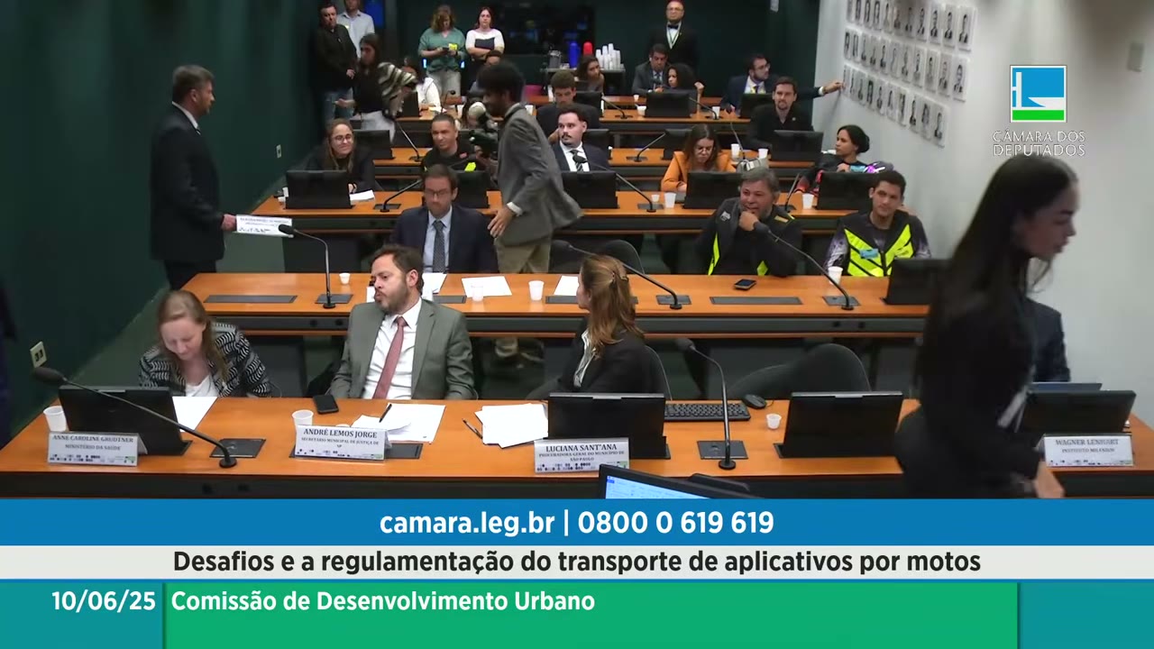 Vídeo do evento em 1:00:01