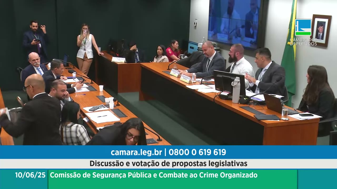Vídeo do evento em 1:05:41