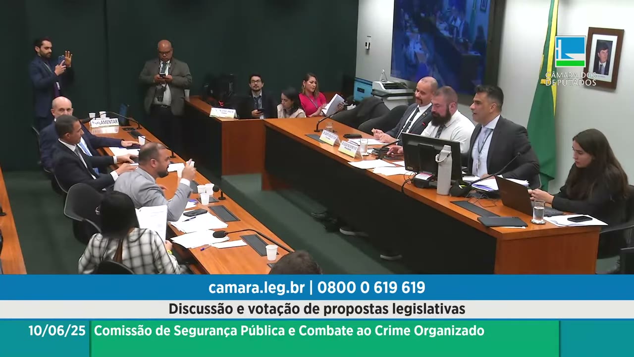 Vídeo do evento em 1:13:00