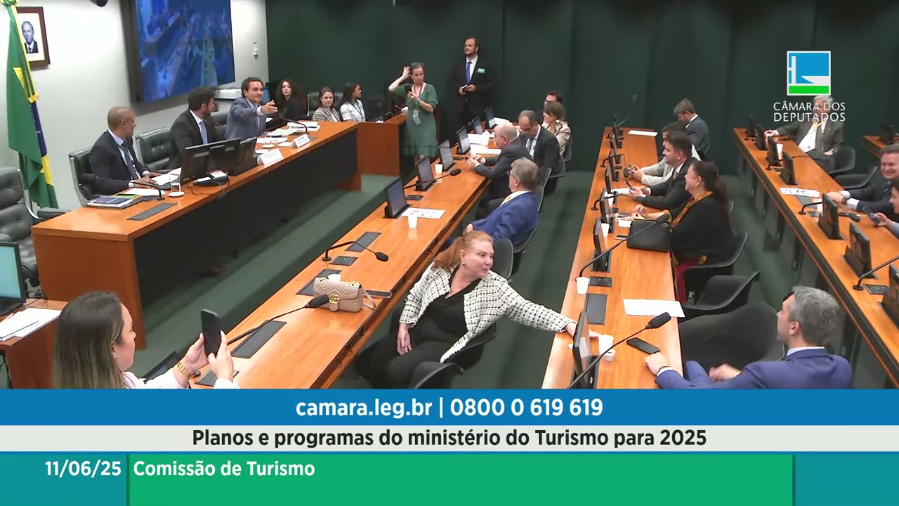 Vídeo do evento em 1:45:20