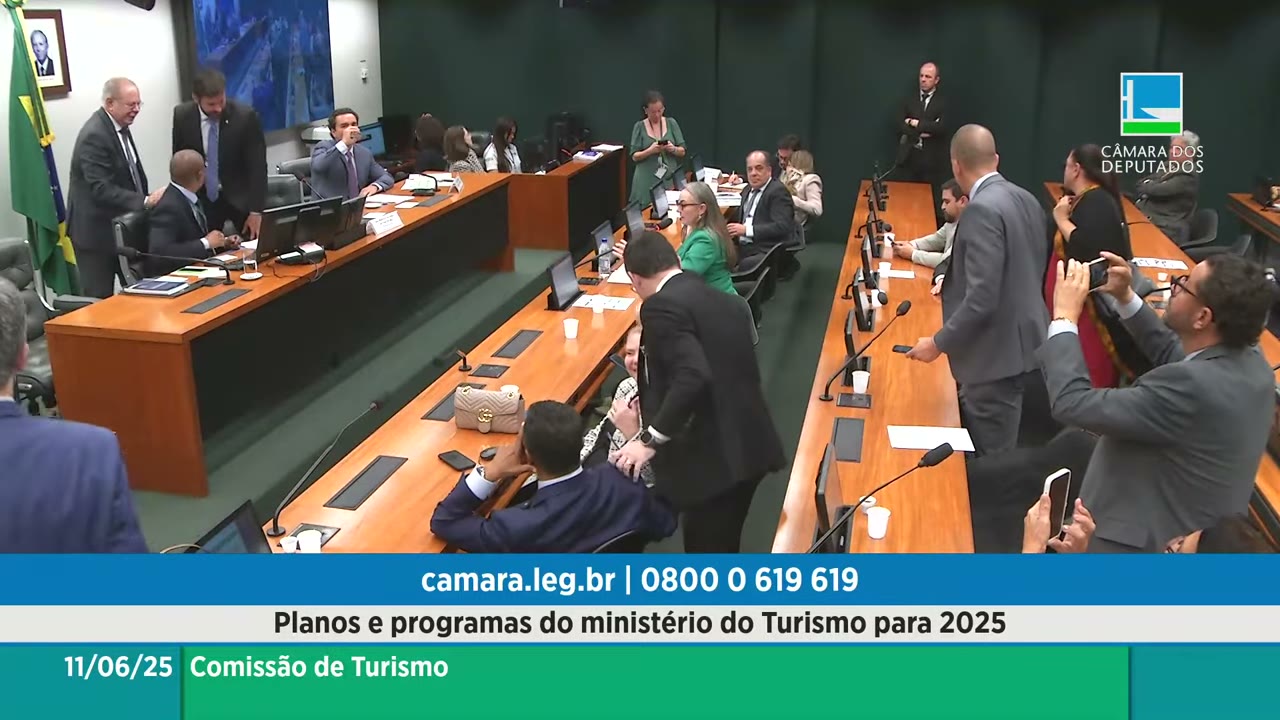 Vídeo do evento em 2:01:48