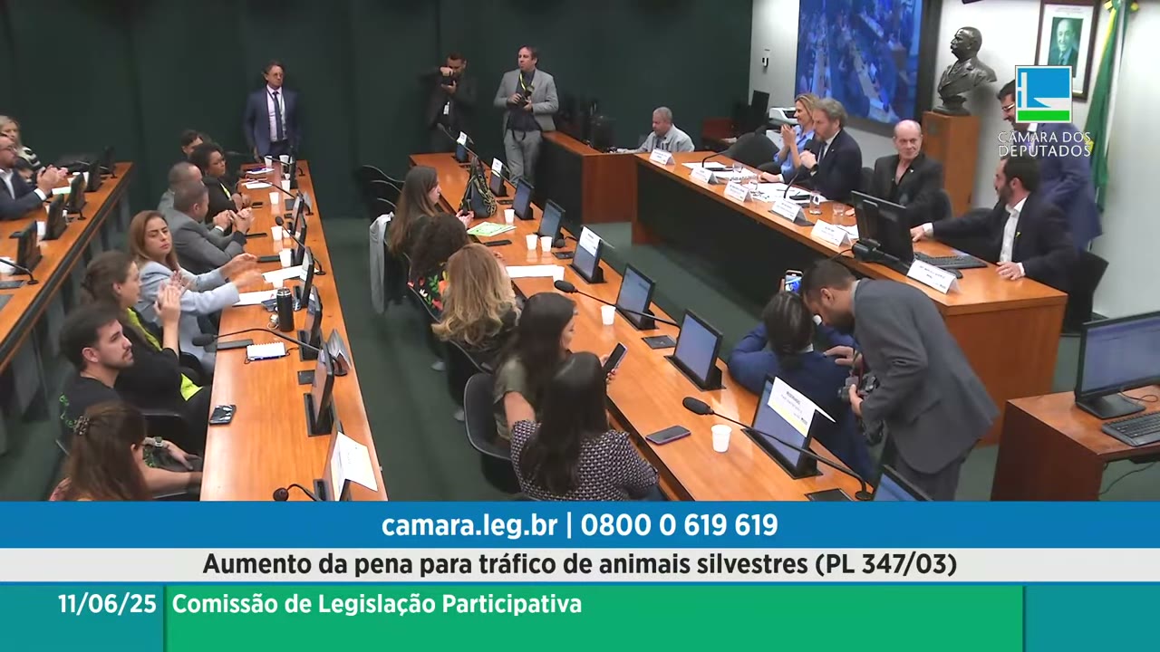 Vídeo do evento em 1:02:00