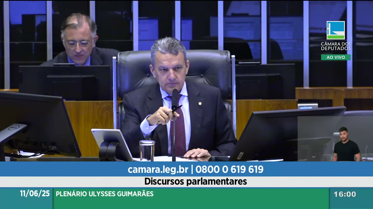 Vídeo do evento em 1:54:23