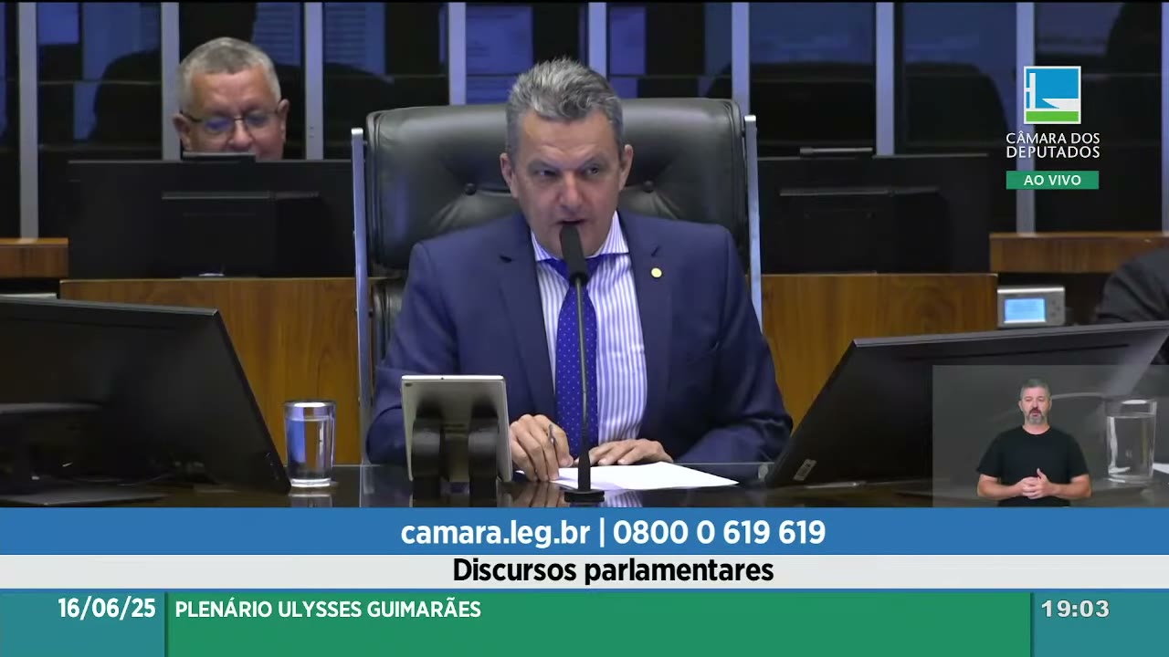 Vídeo do evento em 1:04:18