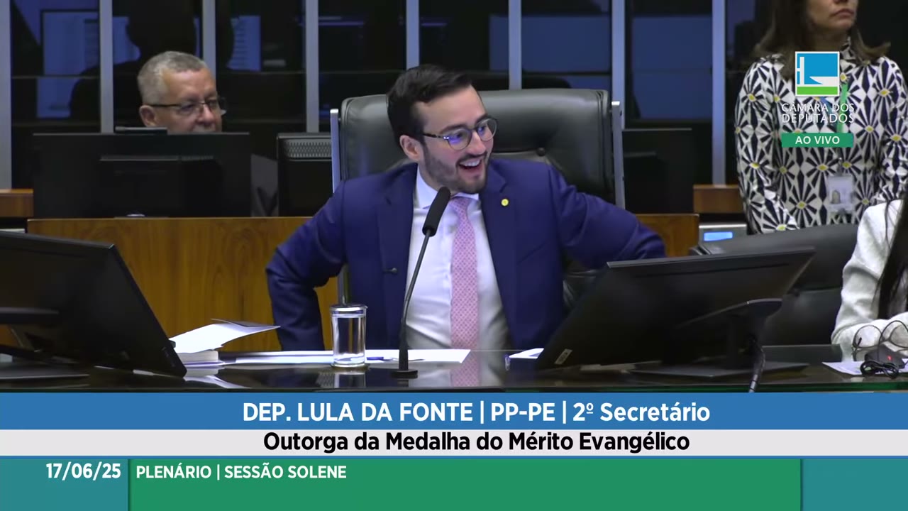 Vídeo do evento em 1:24:00
