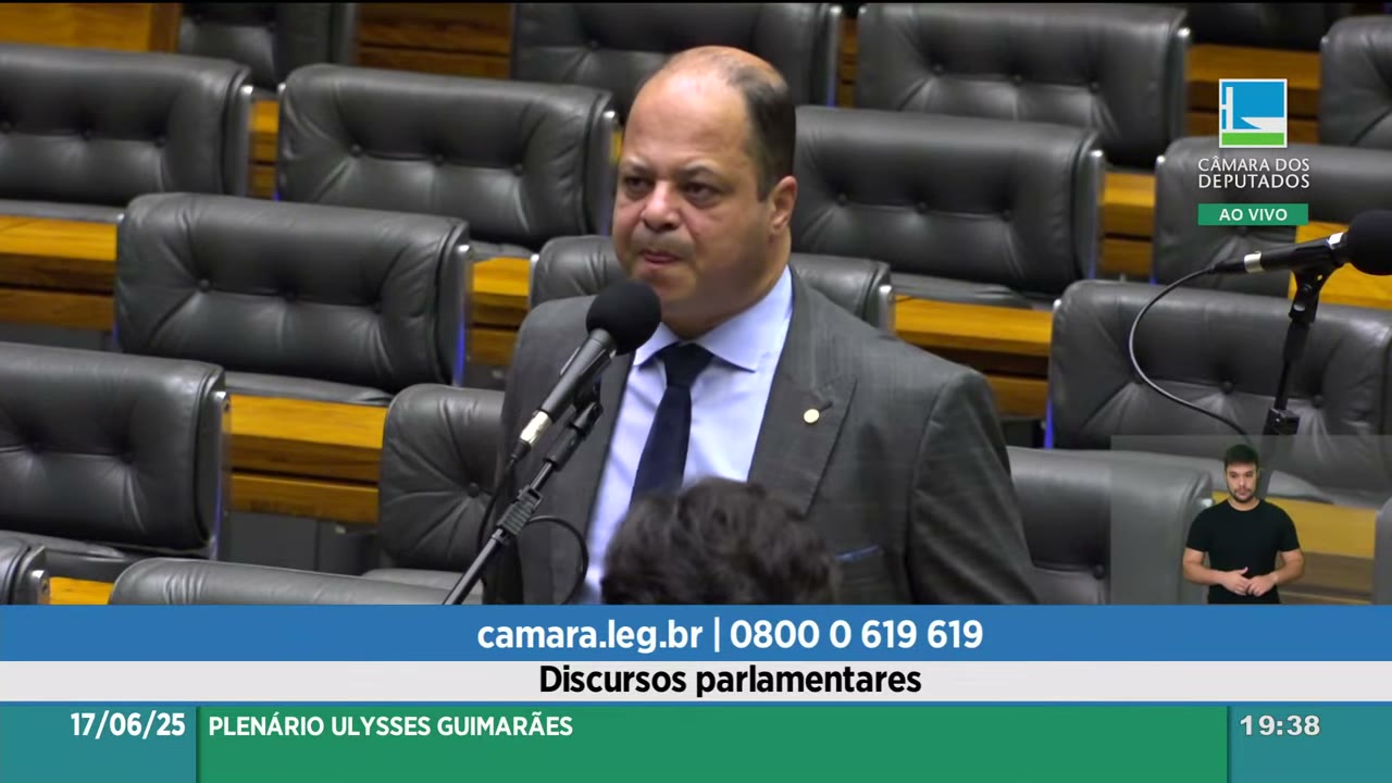 Vídeo do evento em 1:02:18