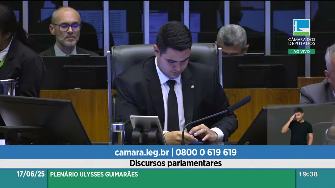 Vídeo do evento em 1:02:26