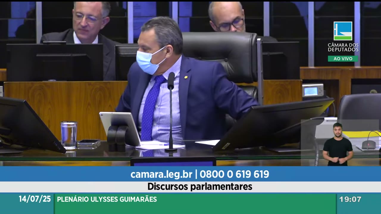 Vídeo do evento em 1:02:41