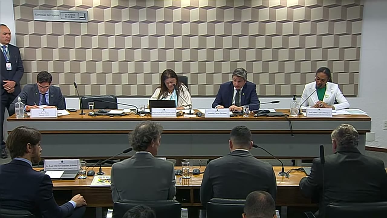 Vídeo do evento em 1:07:02