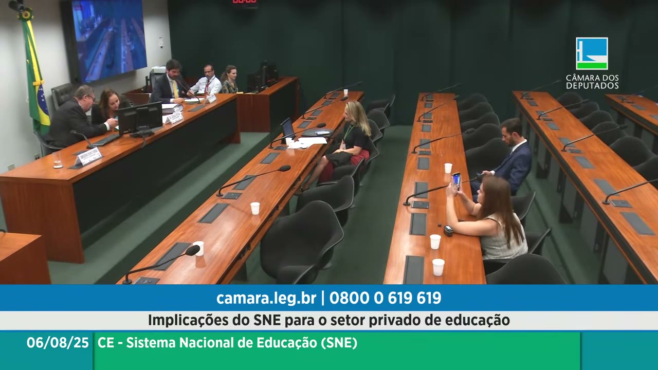 Vídeo do evento em 1:04:19