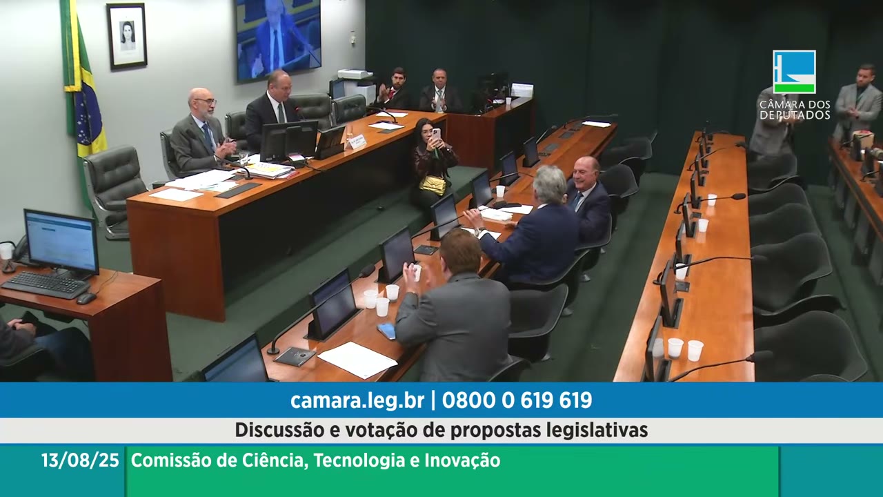 Vídeo do evento em 41:00