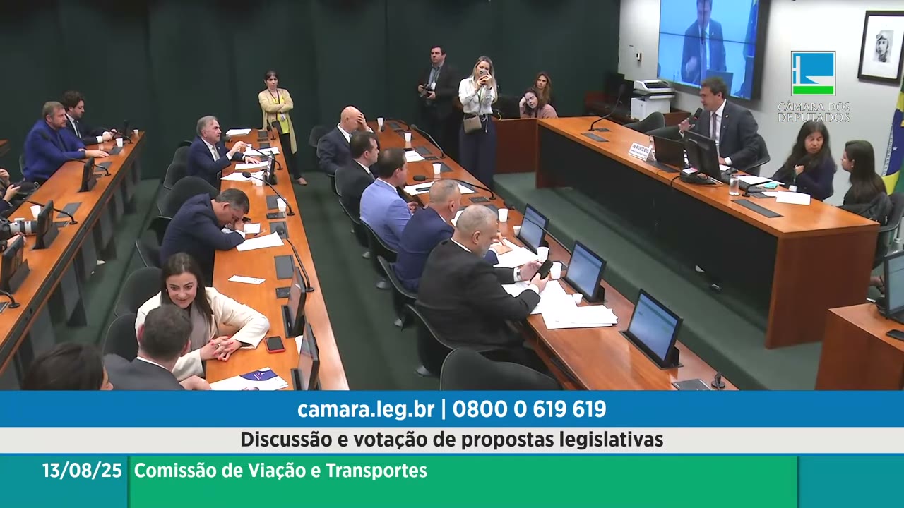 Vídeo do evento em 1:03:40