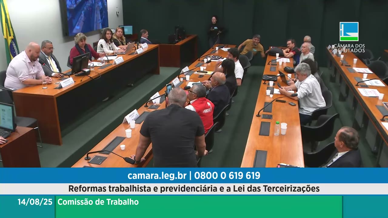 Vídeo do evento em 2:14:19