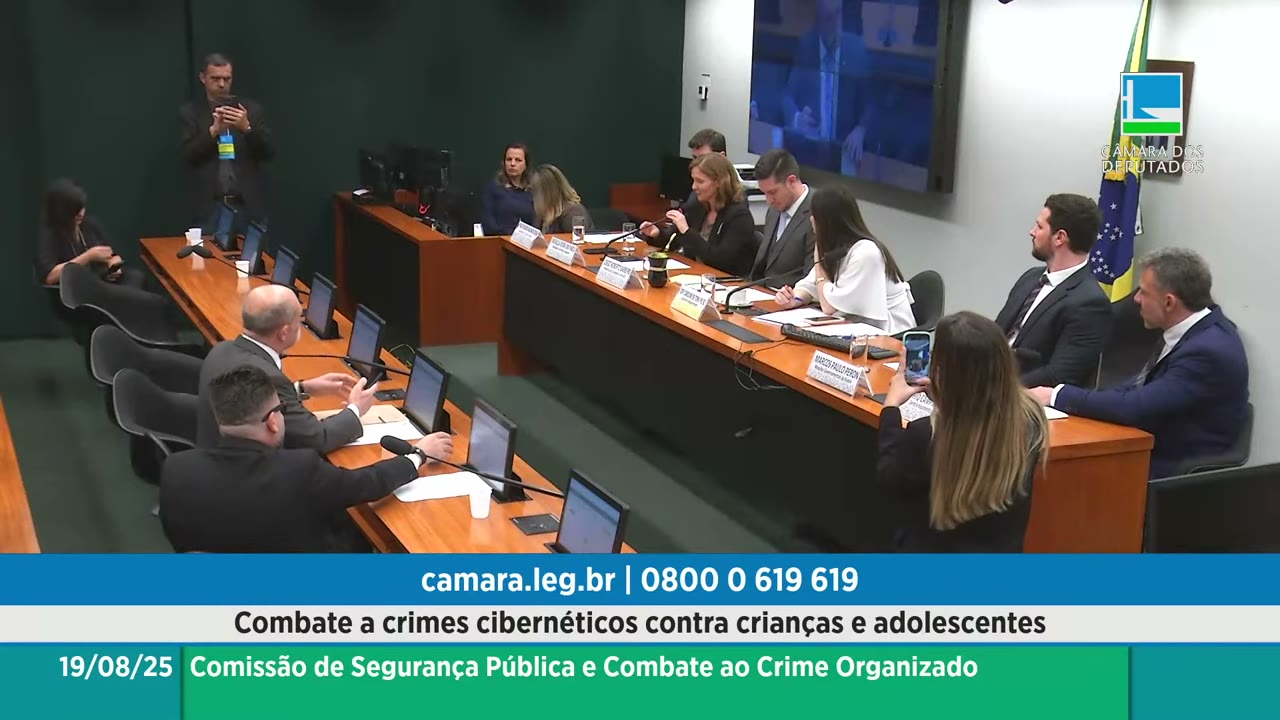Vídeo do evento em 1:06:35