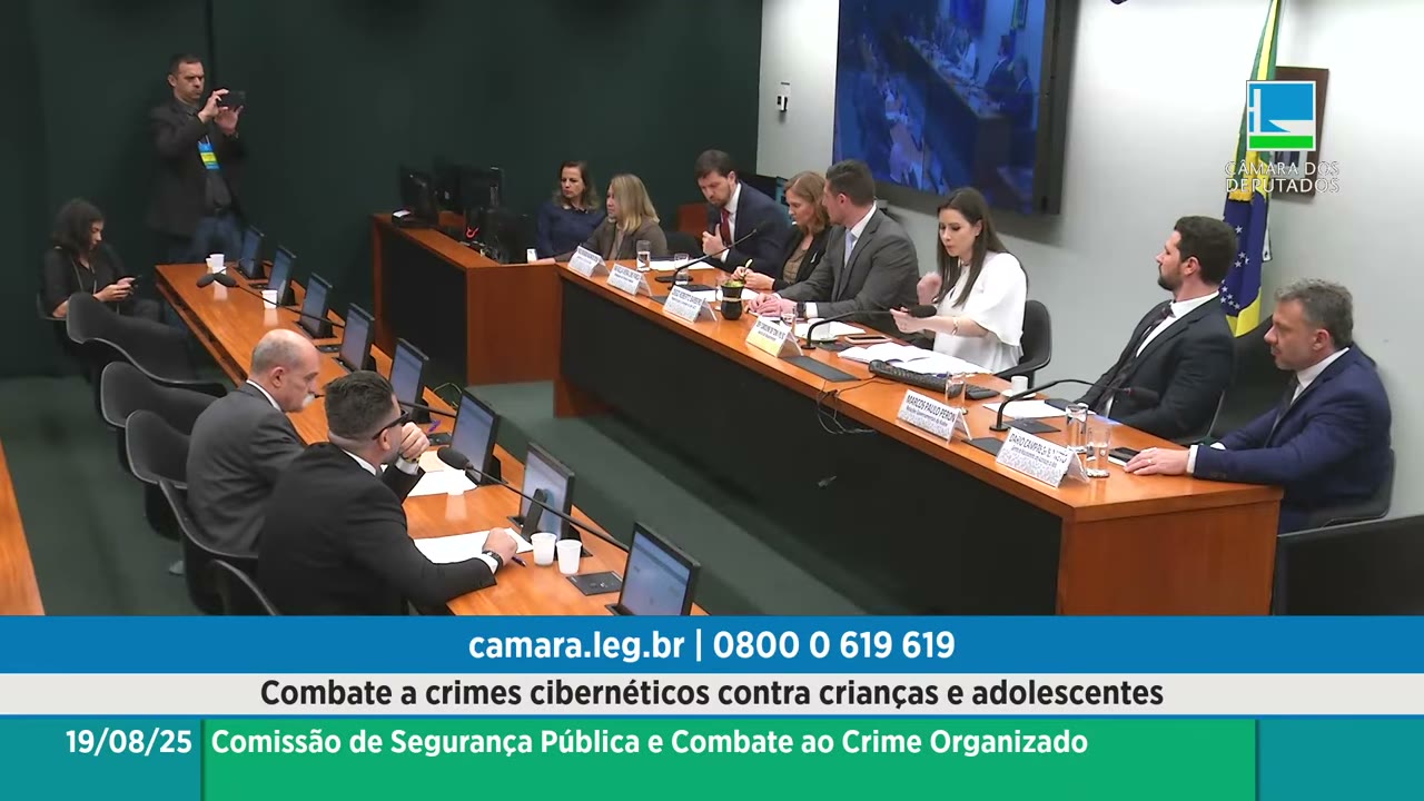 Vídeo do evento em 1:09:24
