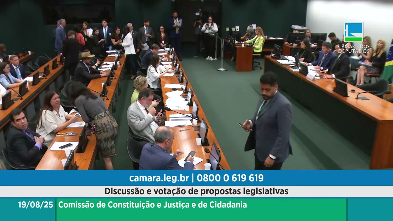 Vídeo do evento em 1:02:43