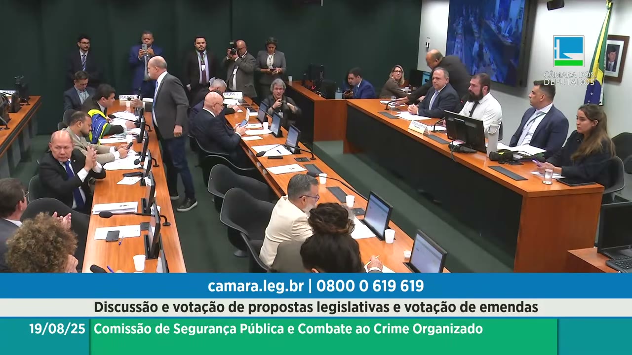 Vídeo do evento em 1:00:31