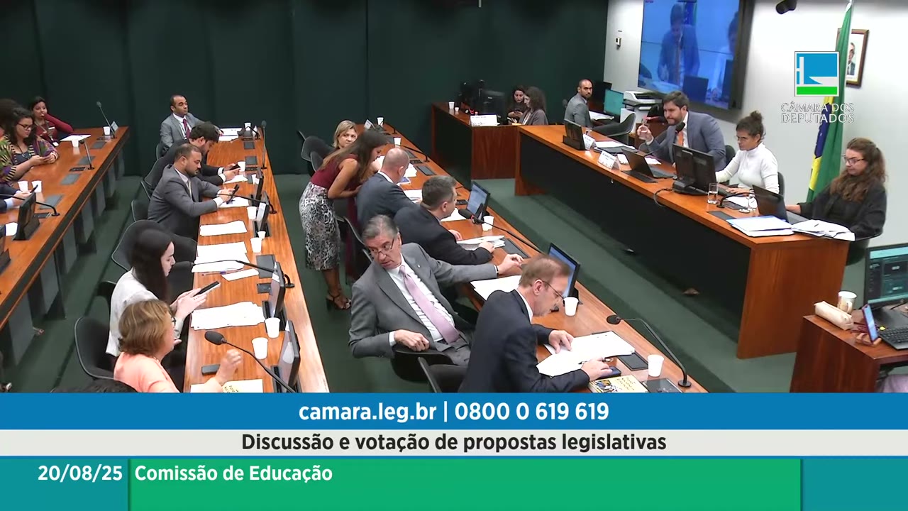 Vídeo do evento em 1:02:15