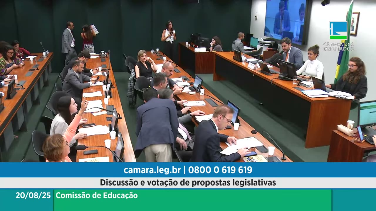 Vídeo do evento em 1:03:04