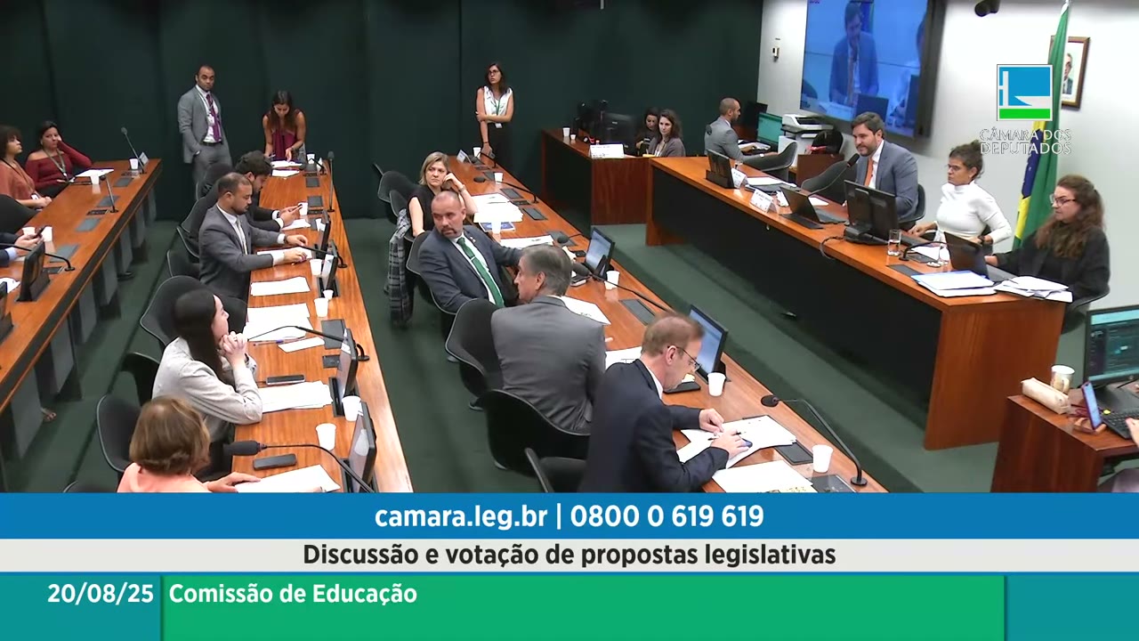 Vídeo do evento em 1:03:59