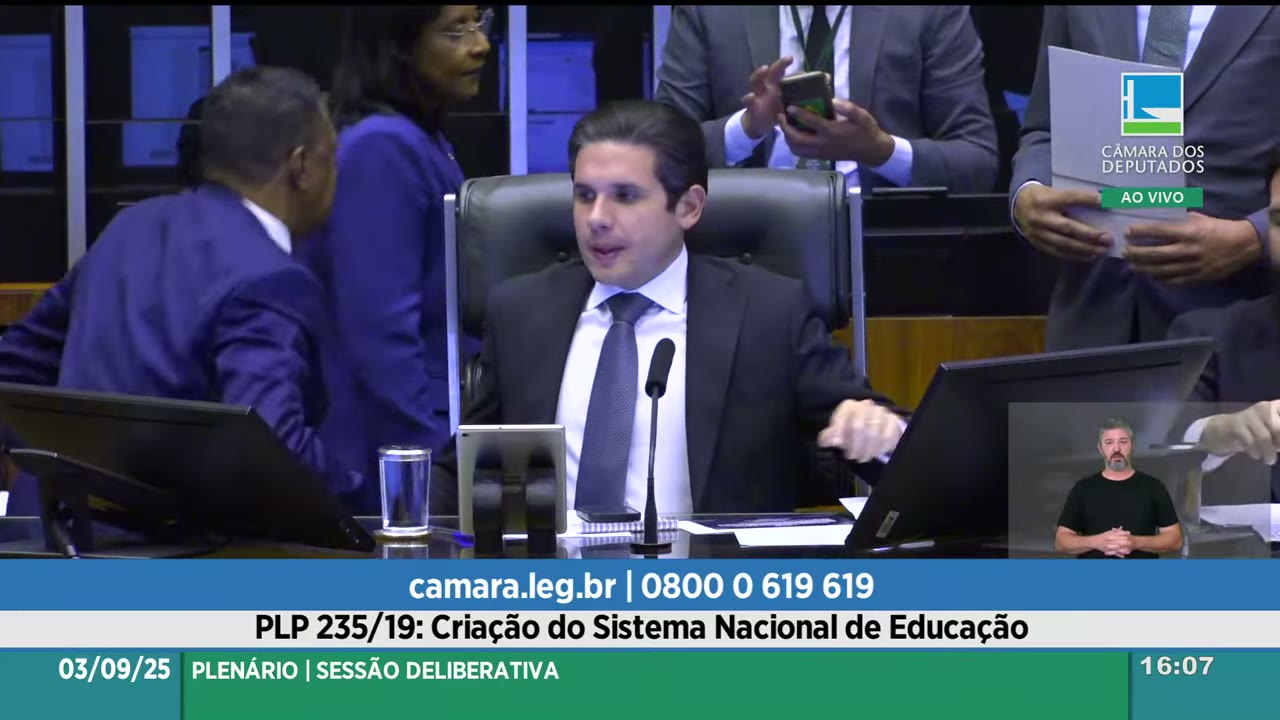 Vídeo do evento em 1:05:27