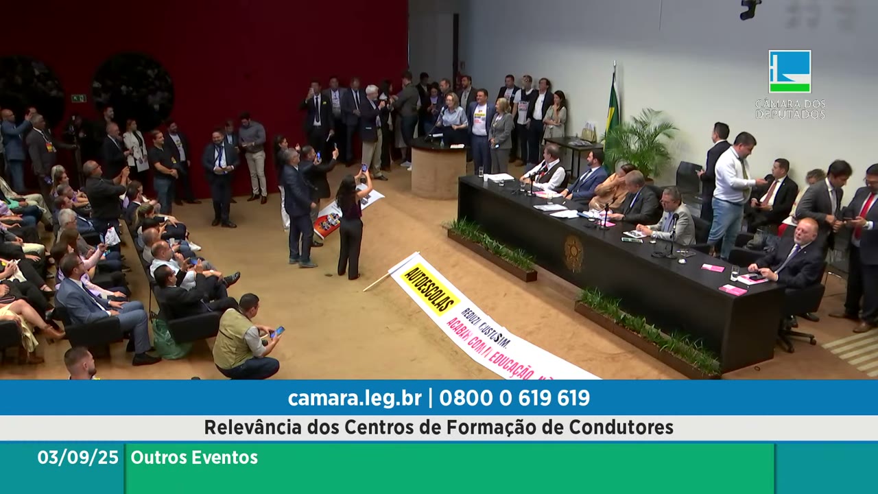Vídeo do evento em 1:04:08