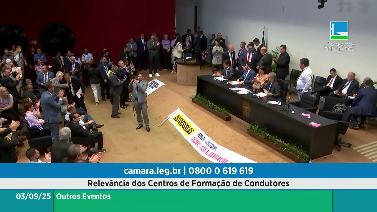 Vídeo do evento em 1:15:05