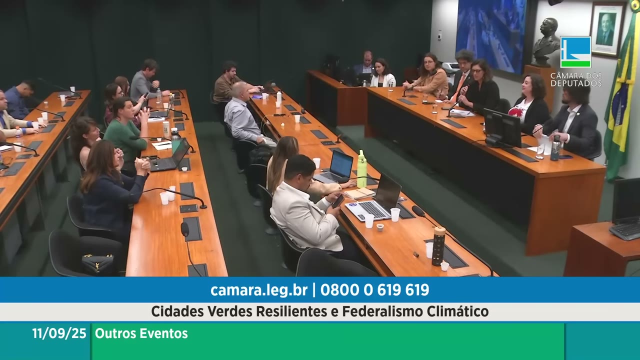 Vídeo do evento em 1:04:42