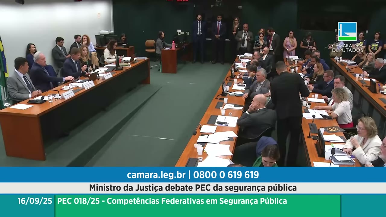 Vídeo do evento em 1:03:27