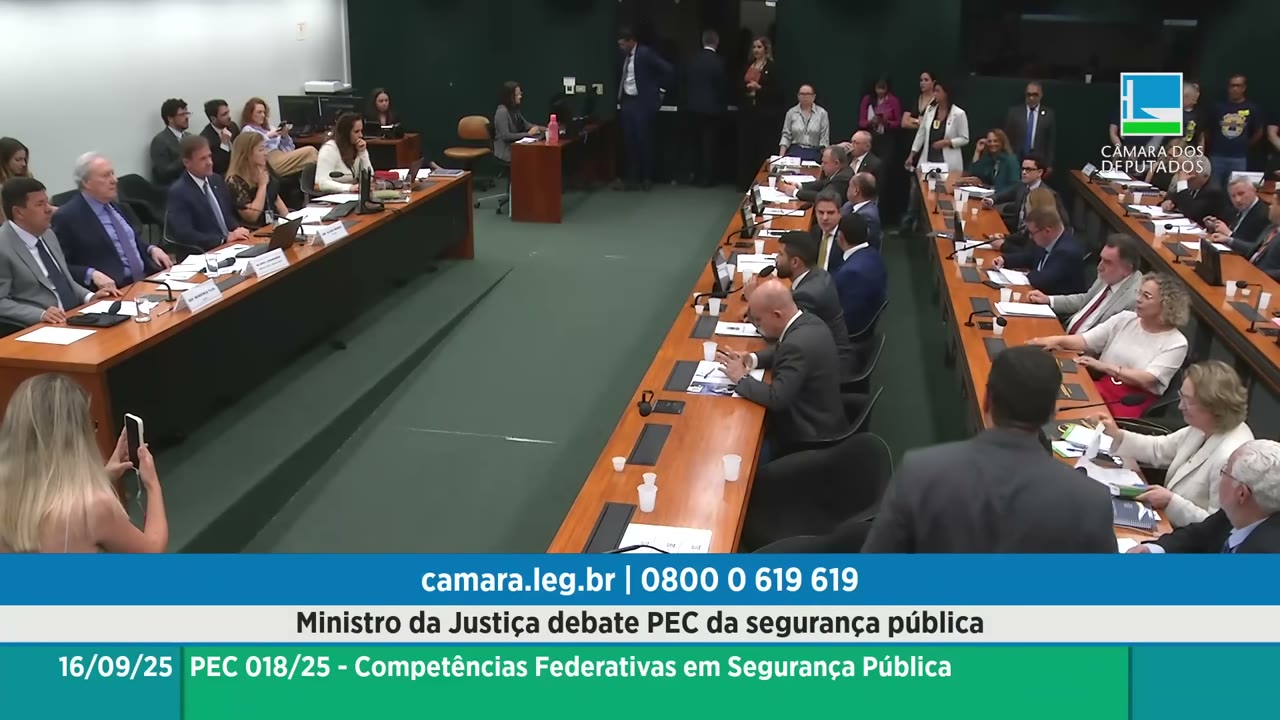 Vídeo do evento em 2:05:42