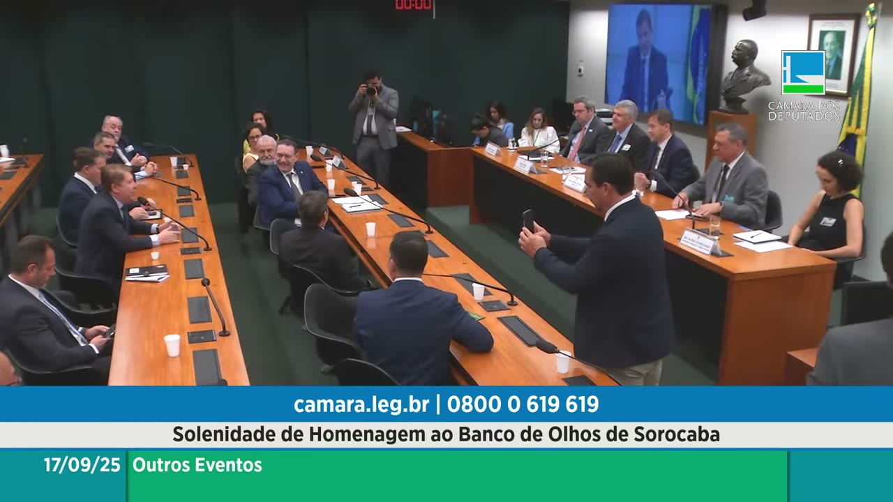 Vídeo do evento em 1:02:50