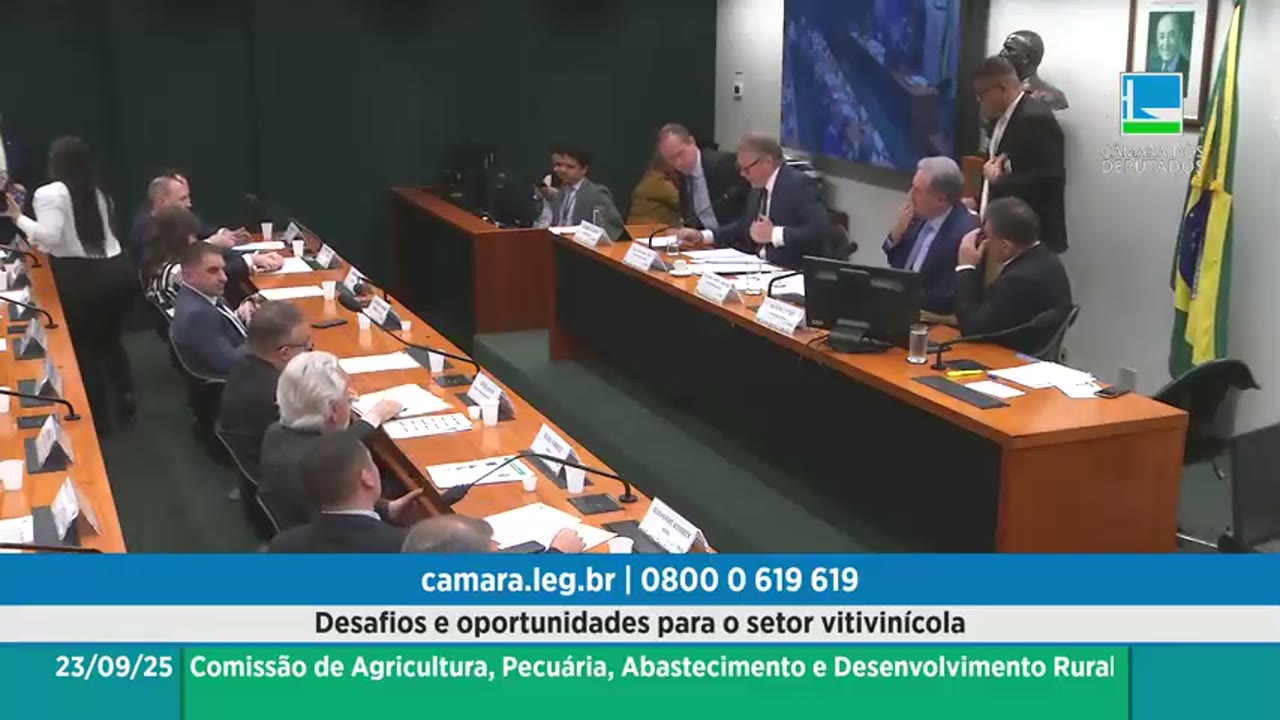 Vídeo do evento em 1:05:11