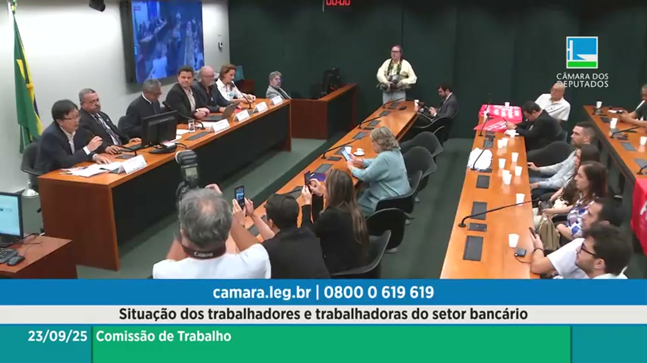 Vídeo do evento em 1:44:31