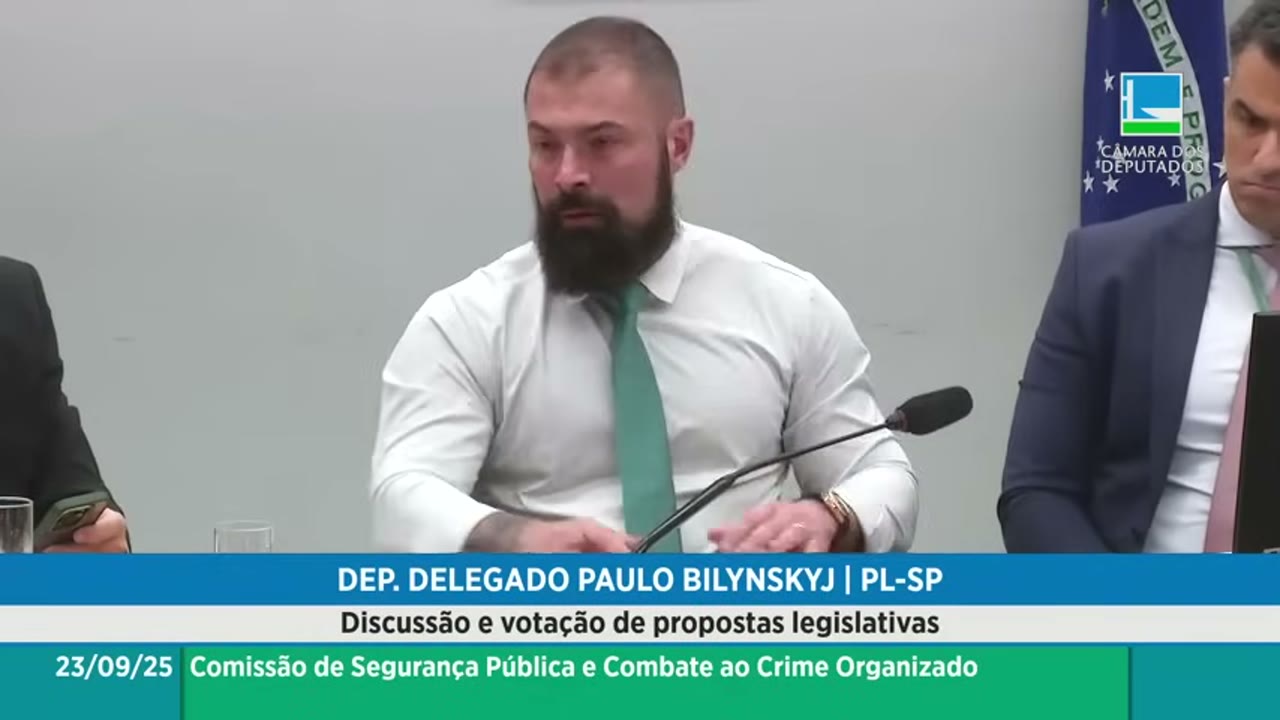 Vídeo do evento em 1:04:17
