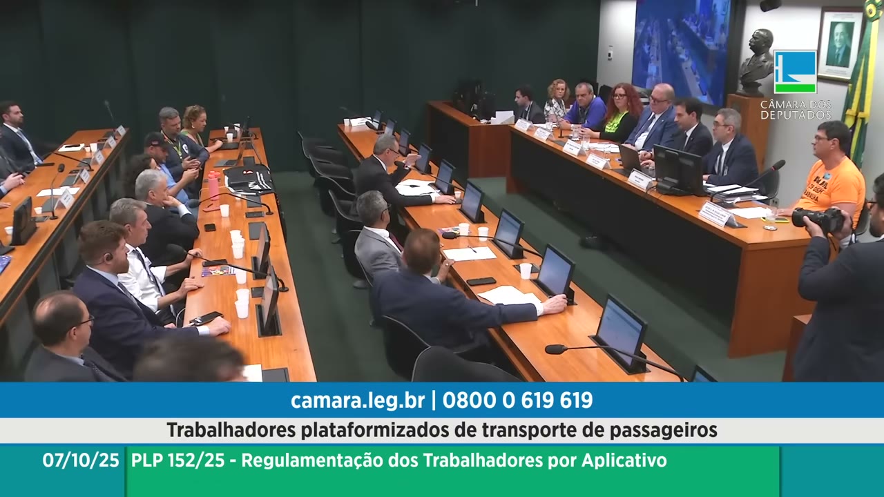 Vídeo do evento em 1:03:04