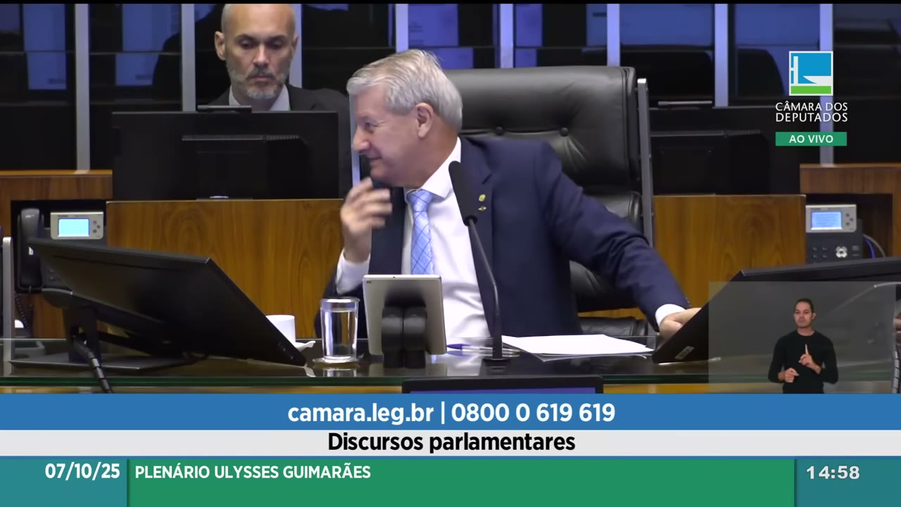 Vídeo do evento em 1:03:59