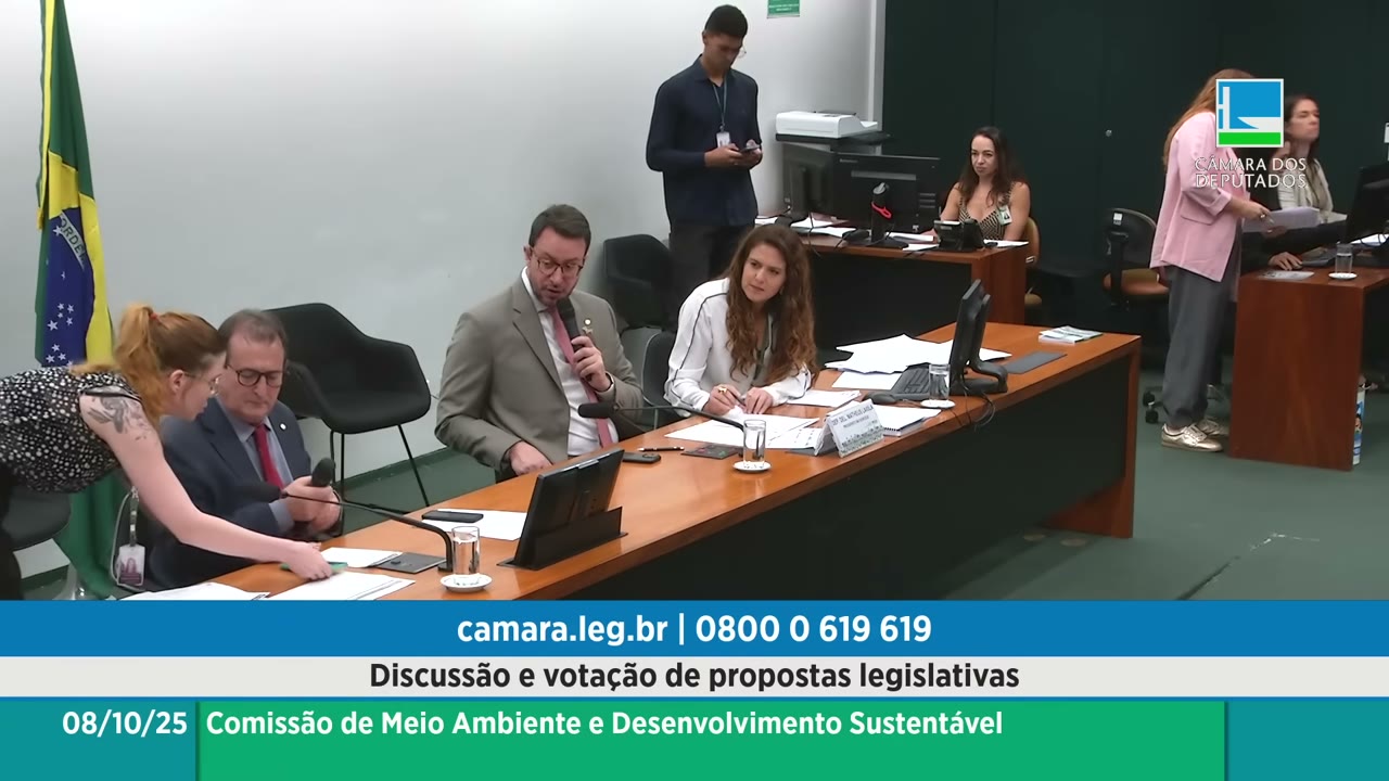 Vídeo do evento em 1:07:30