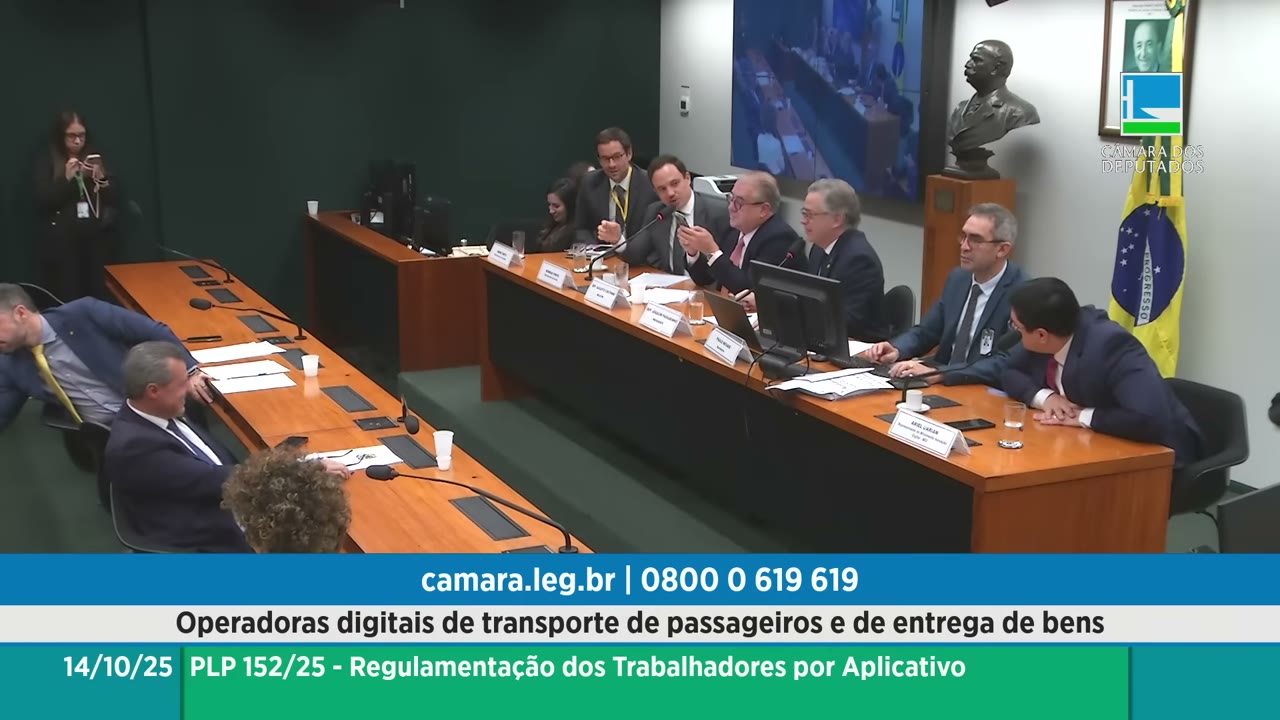 Vídeo do evento em 1:04:45