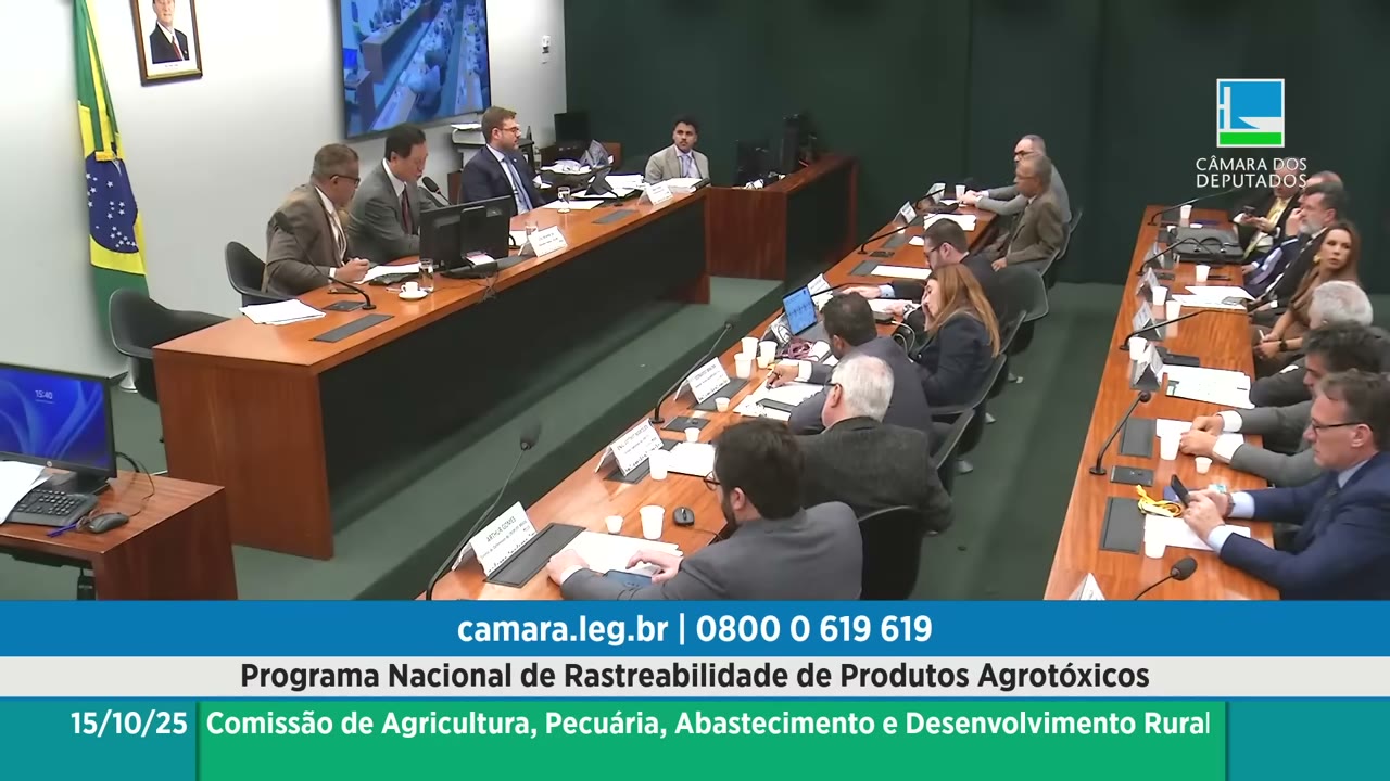 Vídeo do evento em 1:04:03