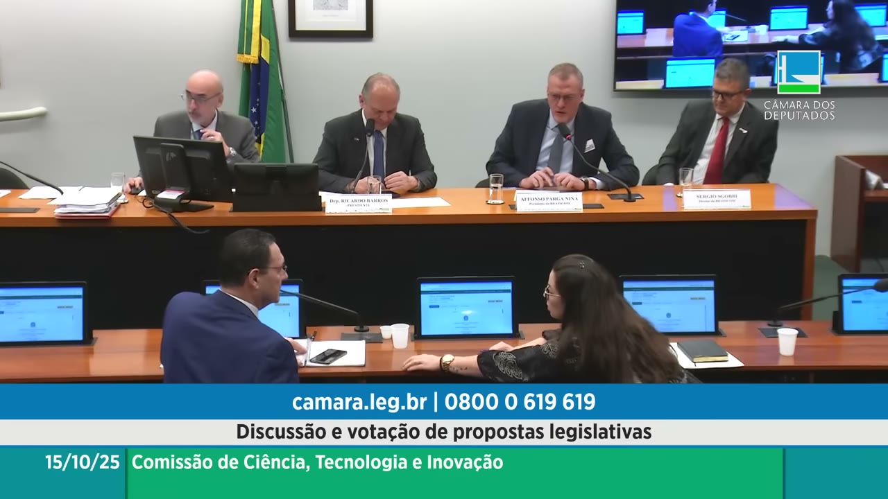 Vídeo do evento em 1:17:00