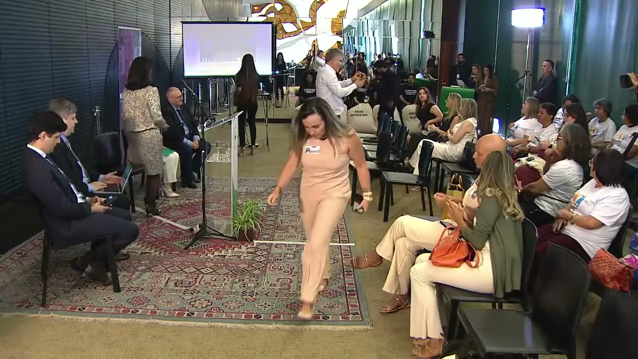 Vídeo do evento em 1:14:40
