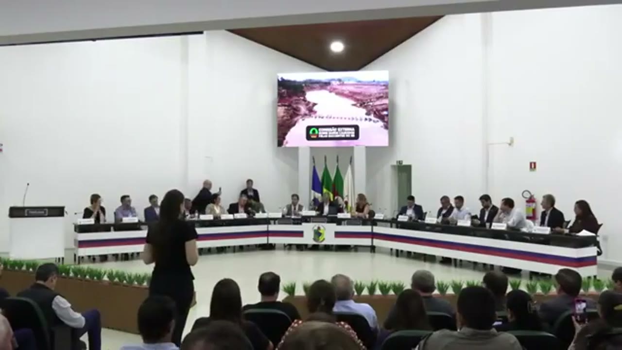 Vídeo do evento em 1:20:02